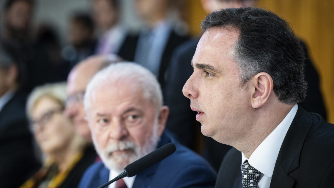 Taxa de juros volta ao centro do debate político