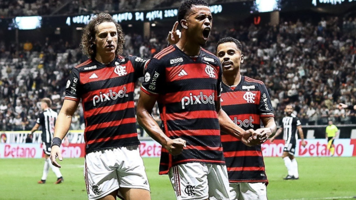 Flamengo goleia Atlético-MG fora de casa, soma segunda vitória seguida e segue na ponta do Brasileirão
