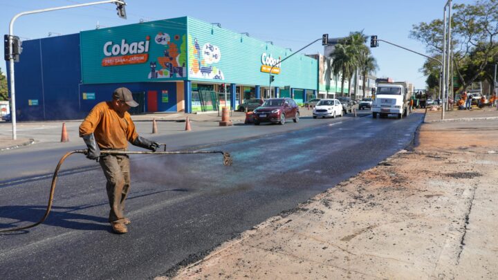 PAVIMENTAÇÃO DO PISTÃO SUL É FINALIZADA, E EQUIPES PREPARAM SINALIZAÇÃO DAS VIAS