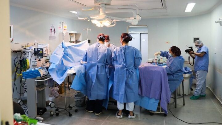 Fila das cirurgias eletivas anda graças a investimentos de ponta a ponta na Saúde
