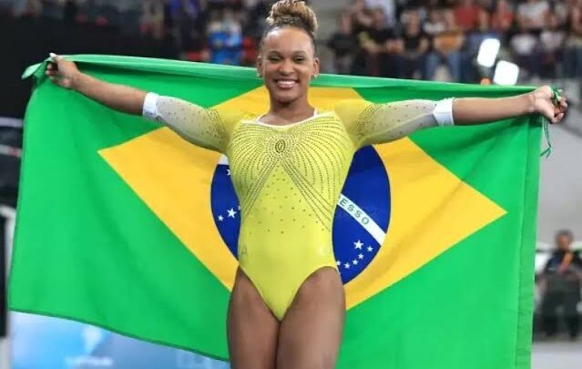 Rebeca Andrade e Caio Bonfim pratearam a quinta-feira olímpica do Brasil