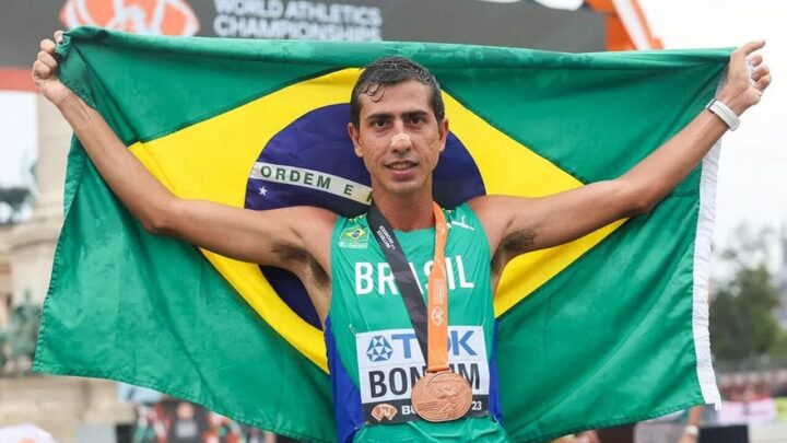 “A prova não foi difícil. Difícil foi o dia que fui marchar na rua pela primeira vez e fui xingado”, disse o medalhista olímpico brasiliense Caio Bonfim