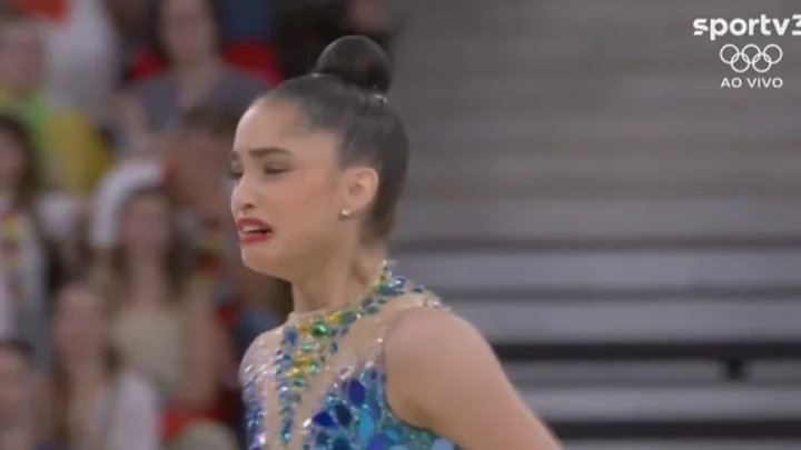 Conjunto do Brasil de ginástica rítmica se apresenta com atleta lesionada e emociona o mundo