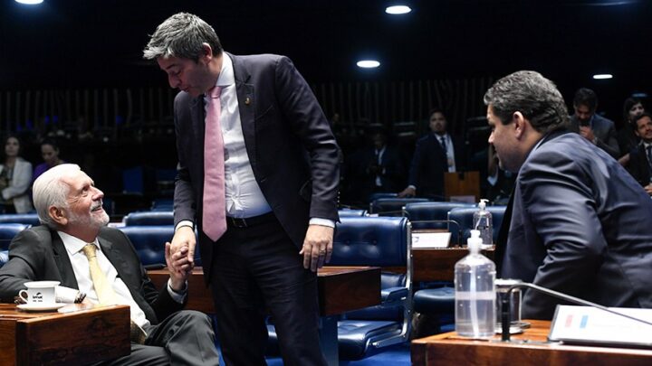 O fim da desoneração de 17 setores da economia na pauta do Senado nesta terça-feira (20).