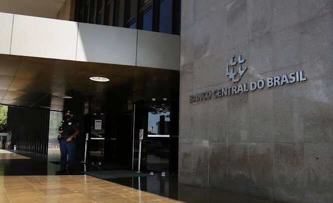 PEC que dá mais autonomia ao Banco Central tem análise adiada