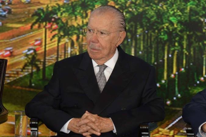 “O coração da democracia é o Parlamento. Um Parlamento forte é uma democracia forte”, disse José Sarney