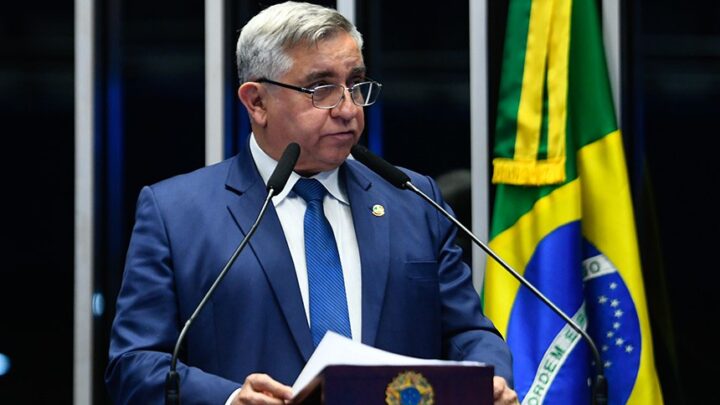 Izalci acusa ministros do STF de “autoritarismo e abuso de poder”