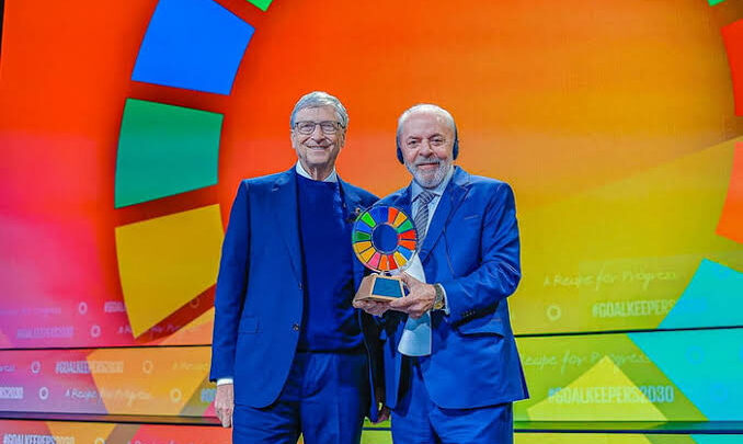 Bill Gates, desafeto de Elon Musk, concede prêmio “político” a Lula. Em 2016, o PT deixou o poder com 52 milhões de brasileiros abaixo da linha da pobreza.