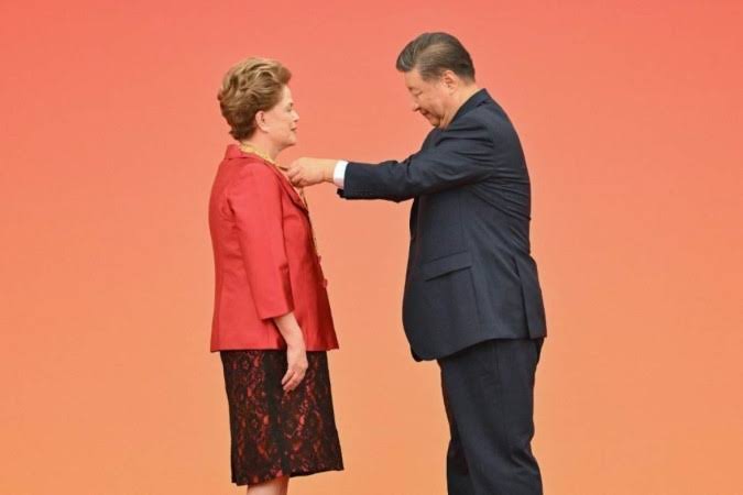 Dilma Rousseff recebe homenagem do ditador chinês Xi Jinping