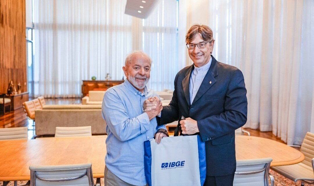 Servidores do IBGE exigem saída de presidente indicado por Lula