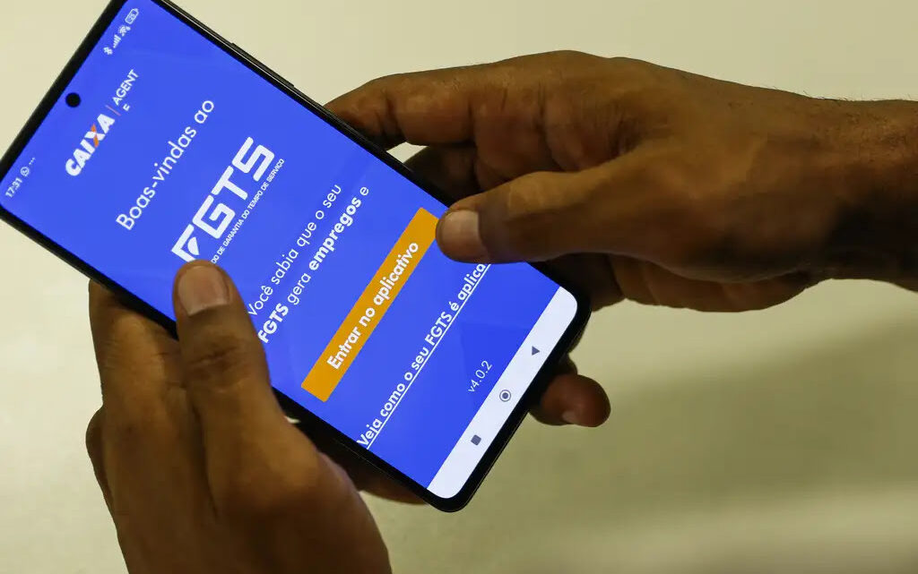 Lula aprova fim do saque-aniversário do FGTS