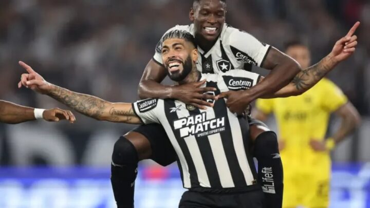 Botafogo arrasa o Peñarol e praticamente coloca os os dois pés na final da Libertadores