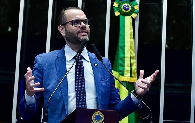 Sob o governo Lula, o Brasil está se “distanciando das grandes democracias mundiais”, adverte senador Jorge Seif