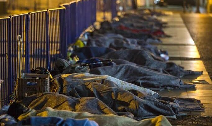 Ritmo de aumento da população de rua triplica com governo Lula