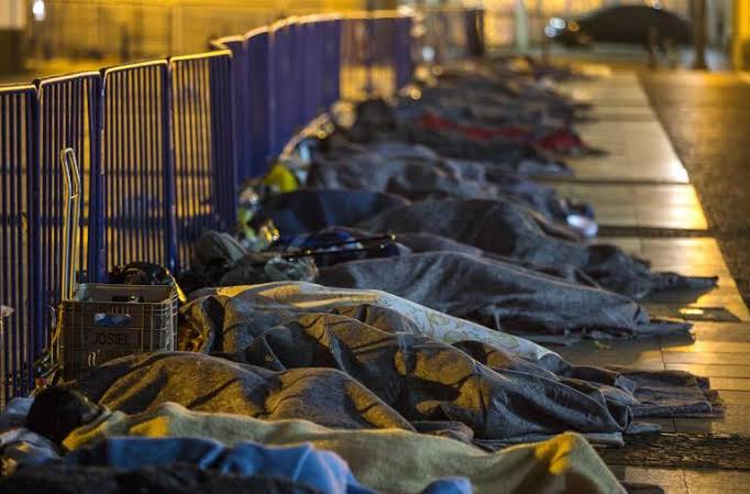 Ritmo de aumento da população de rua triplica com governo Lula