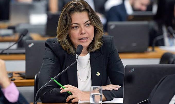 Leila do vôlei: seus dois pesos e duas medidas