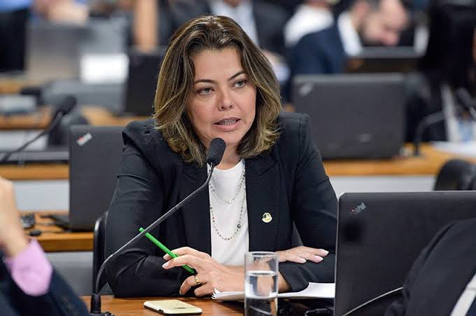 Leila do vôlei: seus dois pesos e duas medidas