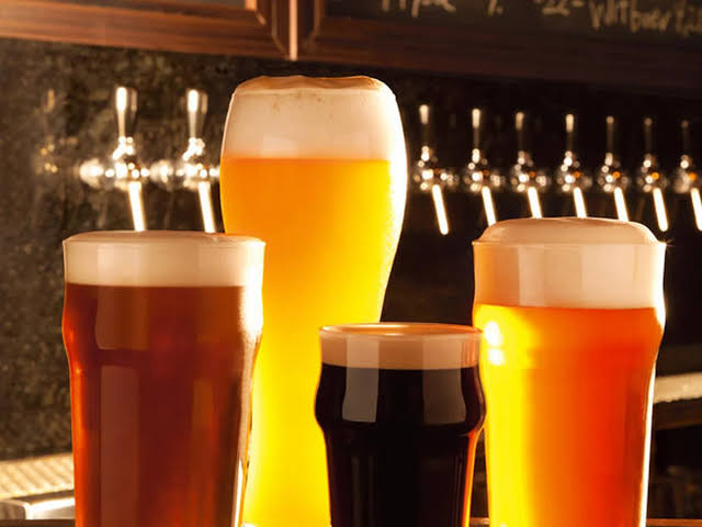 A arte das cervejas artesanais segue crescendo. Mas atenção: saber beber também é uma arte!