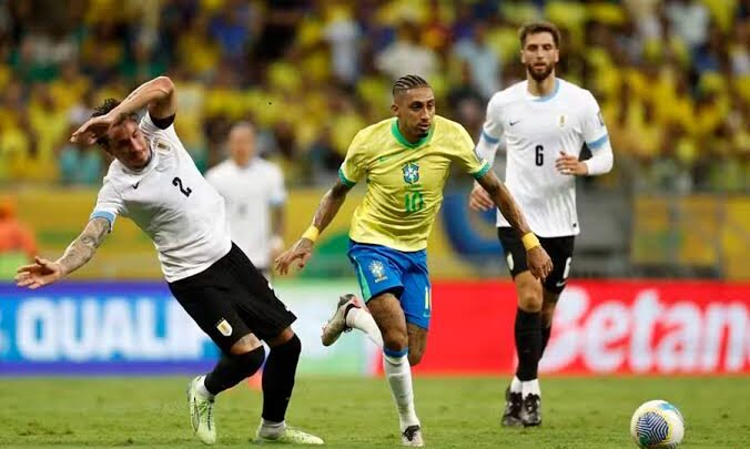 Vini Jr. não joga bem de novo e Brasil mostra muita fragilidade contra o Uruguai