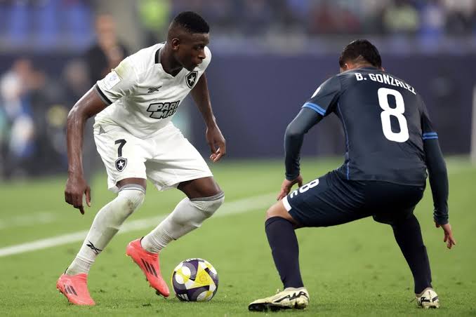 Botafogo derrotado pelo cansaço