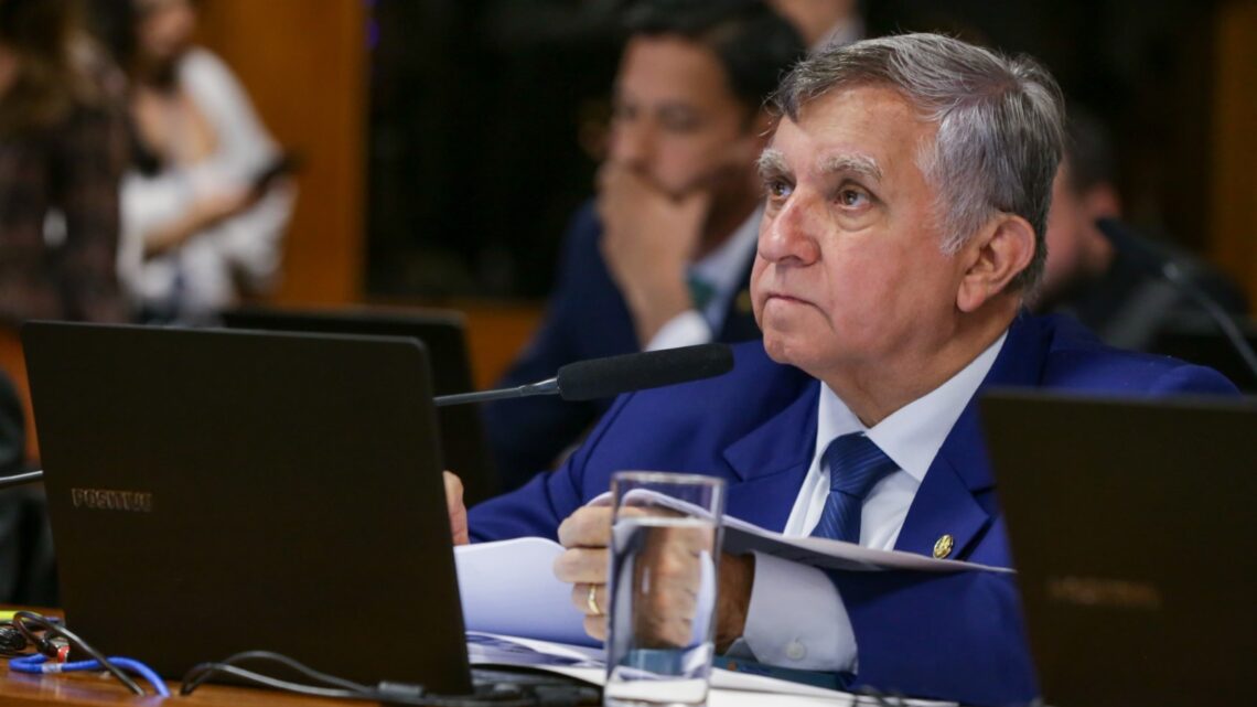 Izalci quer punição para as Bets que aceitarem apostas de pessoas inscritas em programas sociais