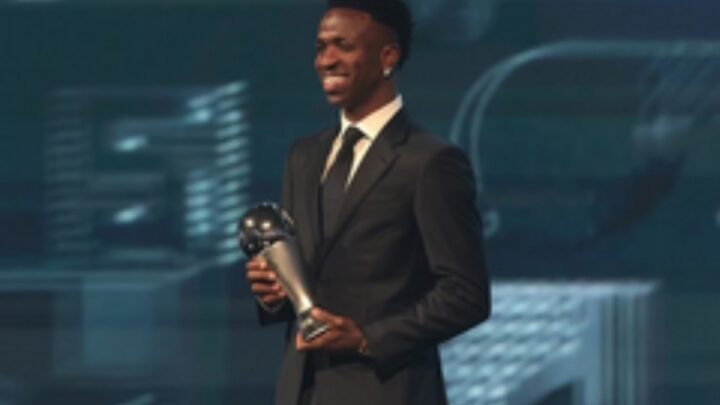 Vini Jr vence Fifa The Best graças a votação popular. O espanhol Rodri superou o jogador brasileiro na votação entre treinadores e jornalistas
