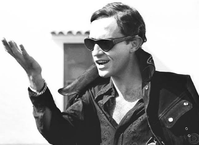 A dramaturgia brasileira perde Ney Latorraca