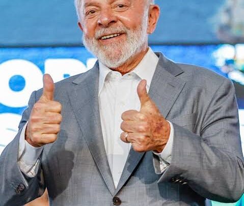 Ao restringir o crescimento do salário mínimo, Lula trai os mais pobres