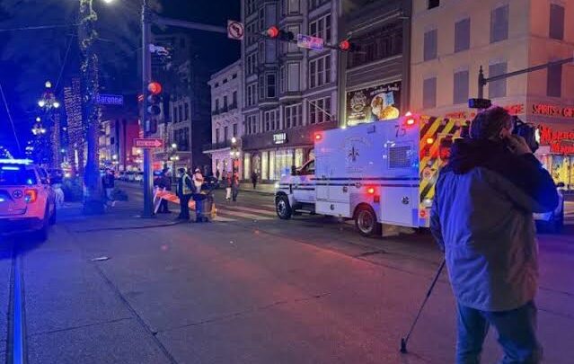 Veículo atropela multidão e deixa pelo menos 10 mortos em Nova Orleans