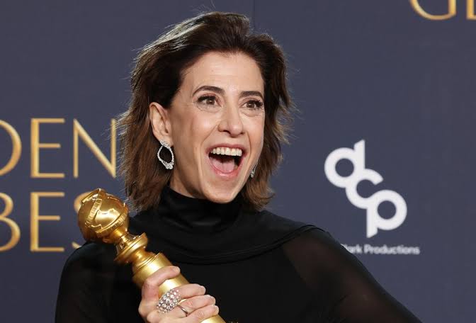 “Ainda Estou Aqui” não leva, mas Fernanda Torres faz história ao faturar o Globo de Ouro