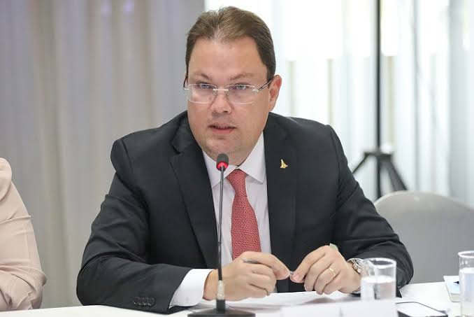 Quem quer sair vitorioso das urnas no DF em 2026 não pode marcar “gol contra”