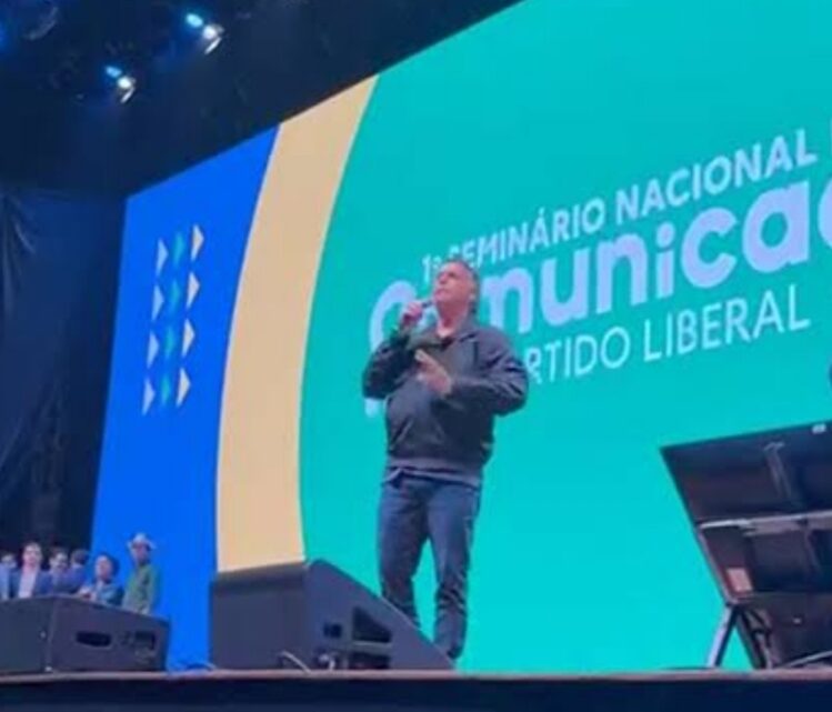 “Caguei para a prisão!”, disse Bolsonaro, em evento do PL em Brasília