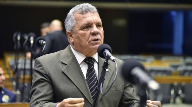 Deputado Fraga usa rede social para alertar que está sendo vítima de estelionatário