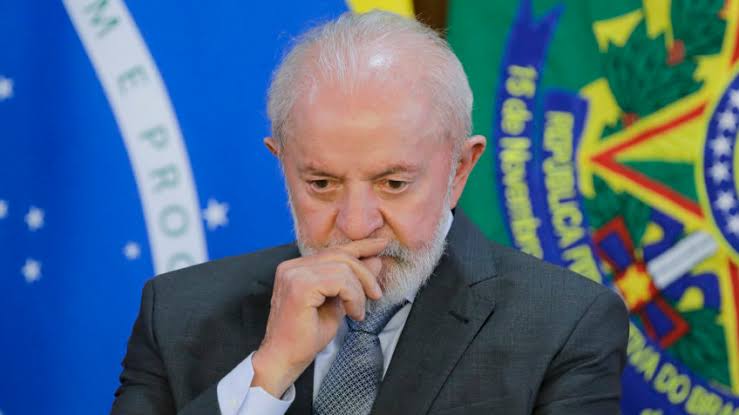 Segundo pesquisa AtlasIntel, a popularidade de Lula continua derretendo