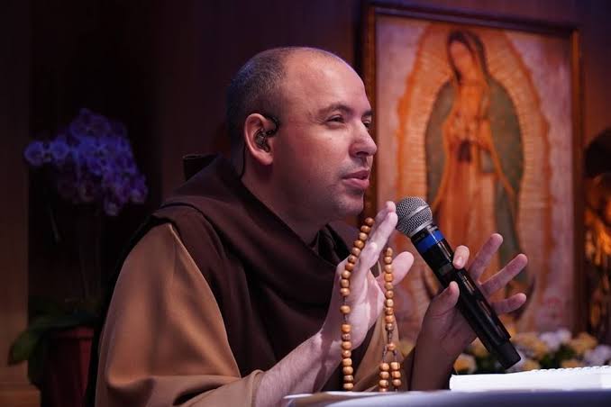 Caso Frei Gilson: em Brasília, políticos se mobilizaram nas redes sociais em defesa do sacerdote