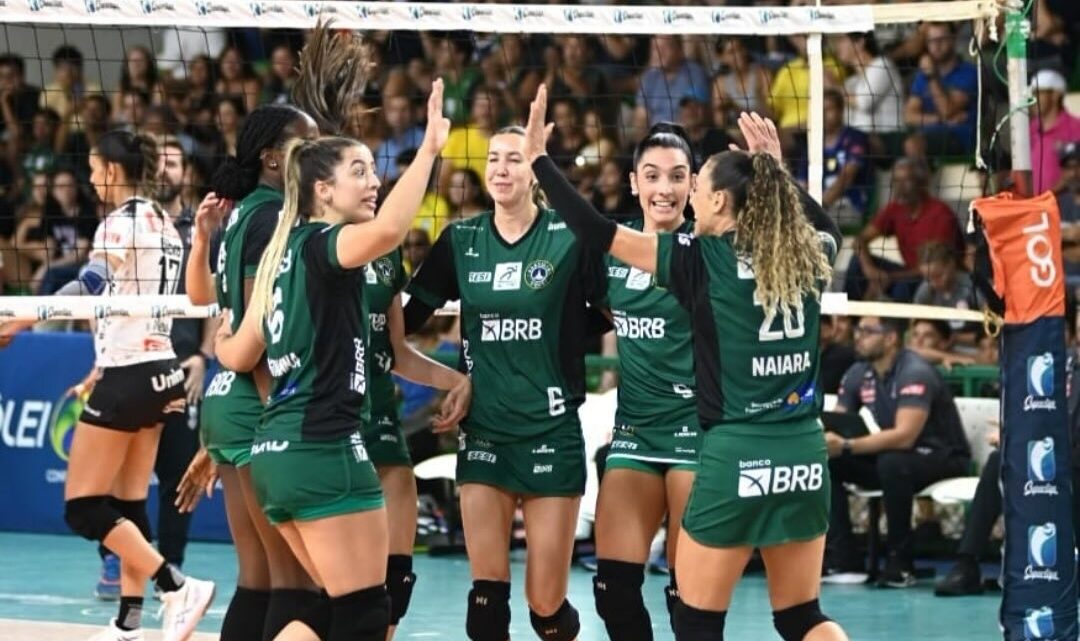 Brasília Vôlei vence com facilidade o Sesi Bauru e pode até brigar por vaga nos playoffs Brasília Vôlei vence com facilidade o Sesi Bauru e pode até brigar por vaga nos playoffs