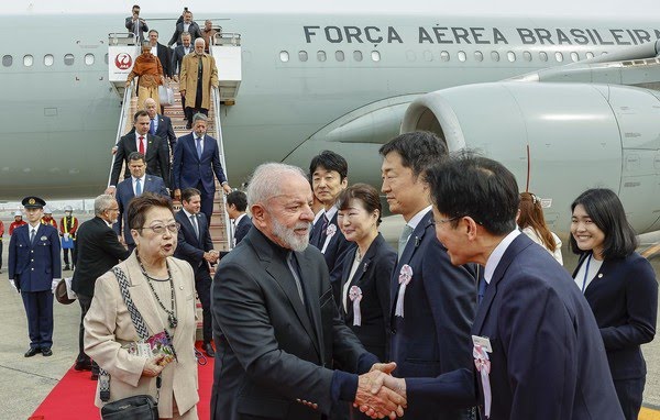 “Exército” de Lula desembarca no Japão