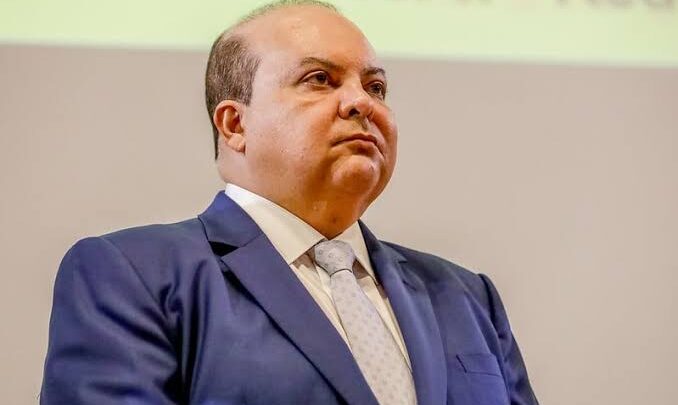 Atenção, governador Ibaneis: a arrogância precede a queda