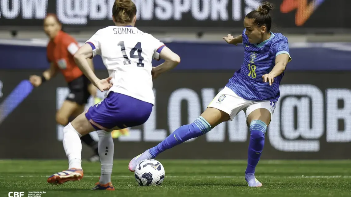 A seleção brasileira feminina de futebol perde para os Estados Unidos por 2 a 0