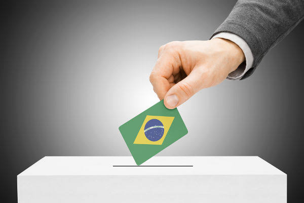 É preciso acabar urgentemente com eleições de dois em dois anos no Brasil