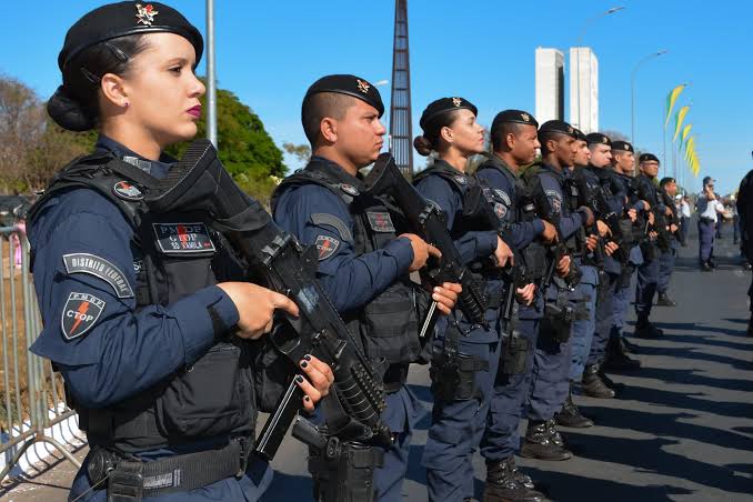 GDF, senador Izalci e os deputados federais Fraga, Júlio César e Érika Kokay falam sobre a pressão pelo reajuste de 30% para forças de segurança do DF