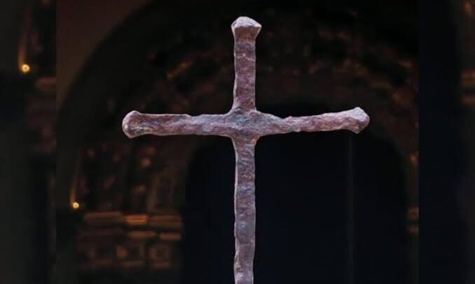 A cruz da primeira missa celebrada no Brasil vai estar em Brasília