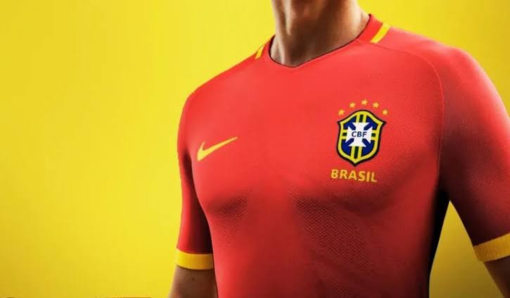 Absurdo: Nike quer que os jogadores do Brasil vistam camisa vermelha na Copa de 2026